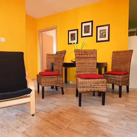 Plutus Biograd Na Moru