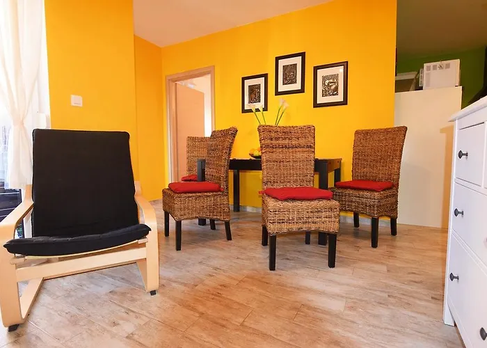 Plutus Biograd Na Moru