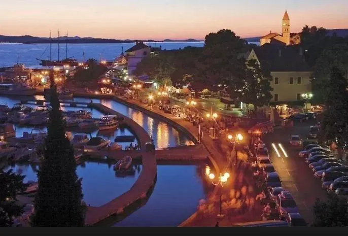 Lägenhet Plutus Biograd Na Moru